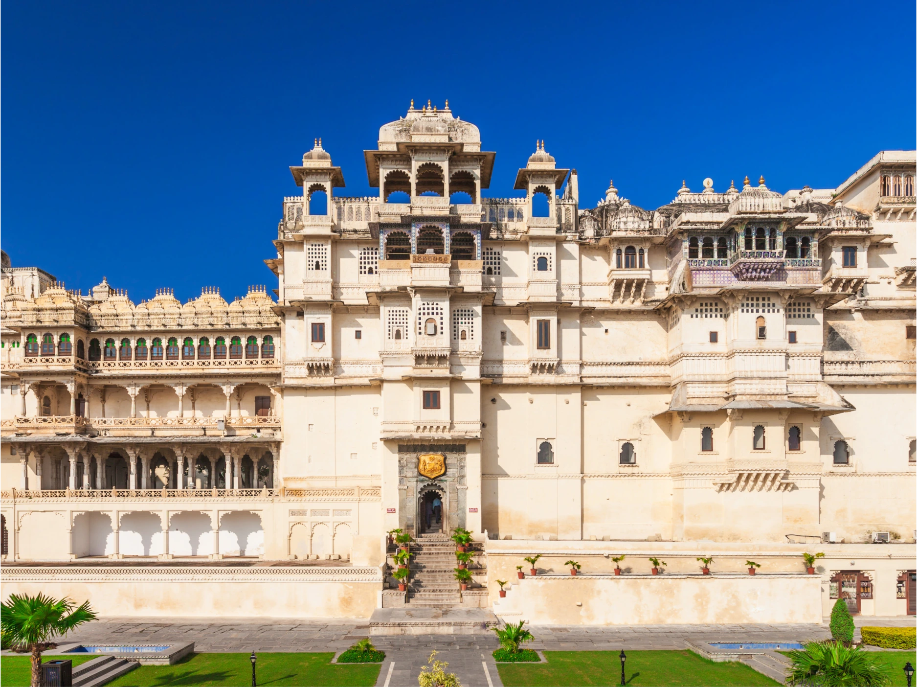 taxi service in udaipur Best Taxi Service in Udaipur